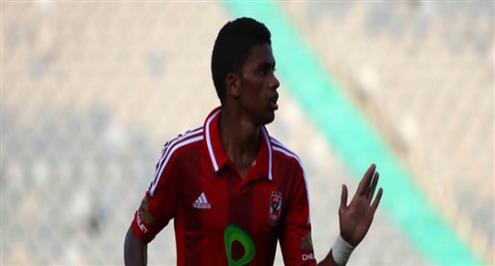 اقتحام بامبو للملعب يتسبب في أزمة بين الشرطة ولاعبي الأهلي